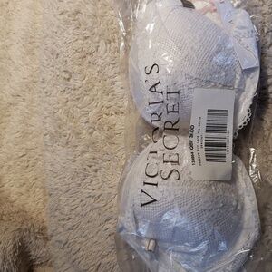 Victoria Secret Bra size 36DD/E lightly lined NWT